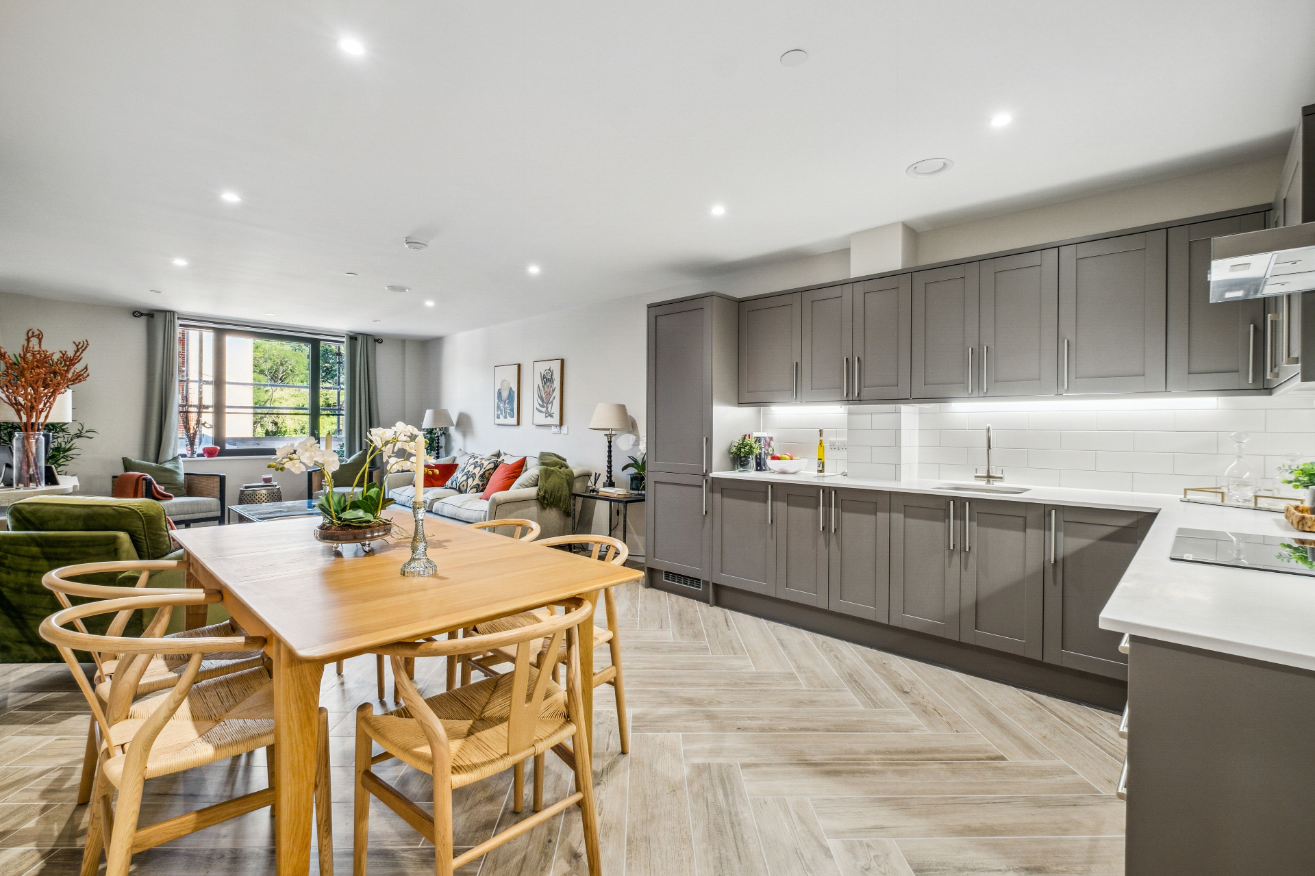 Modern shaker kitchen with dining area